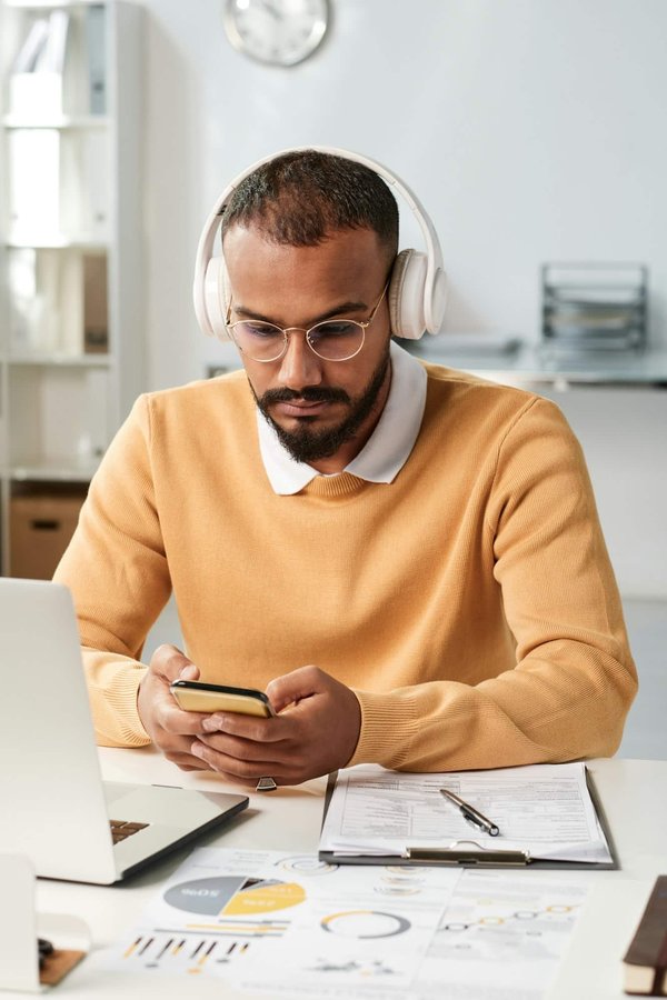 Quelle application permet de suivre en temps réel l'évolution de la qualité de l'air extérieur sur Android ?